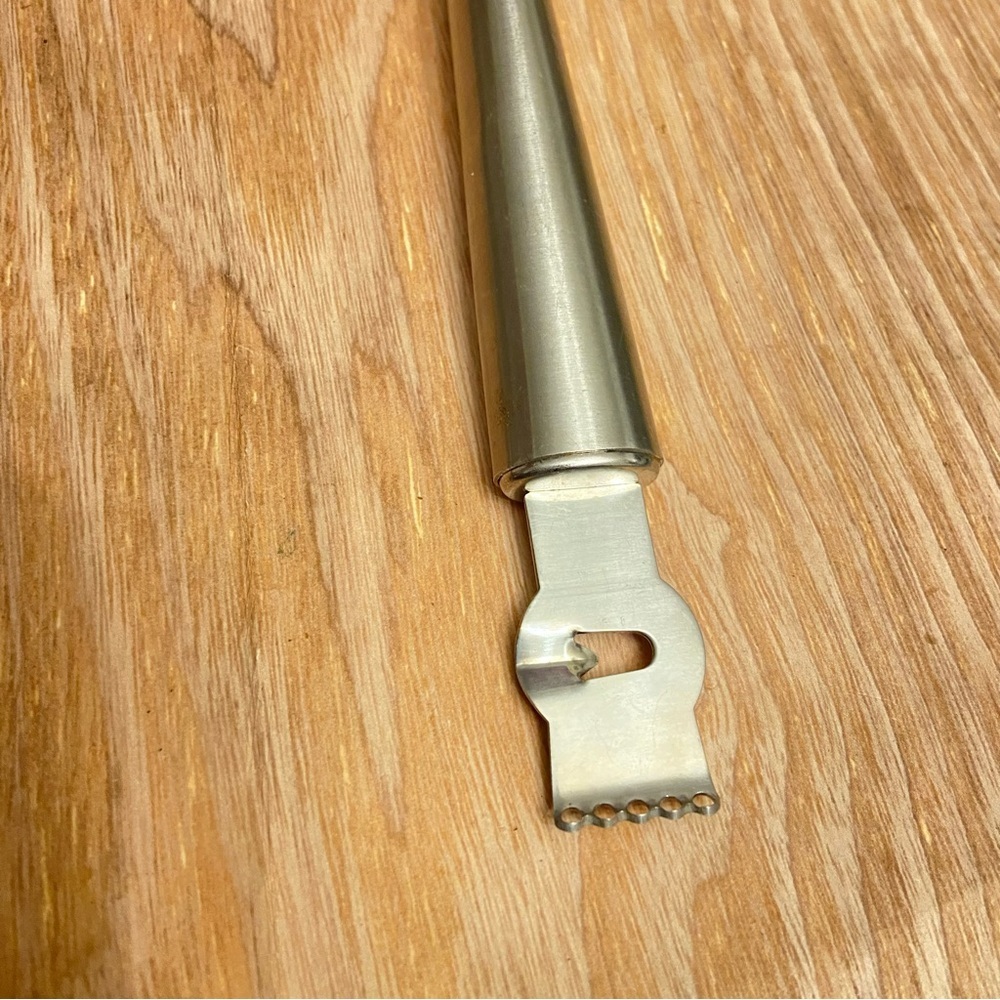 Oneida Stainless 18/8 Steel 2 in 1 Zester, Shredder, Twist Making Tool. - Picture 6 of 8